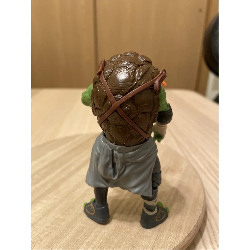 2014 Teenage Mutant Ninja Turtles (TMNT) Michaelangelo Playmates Action Figure